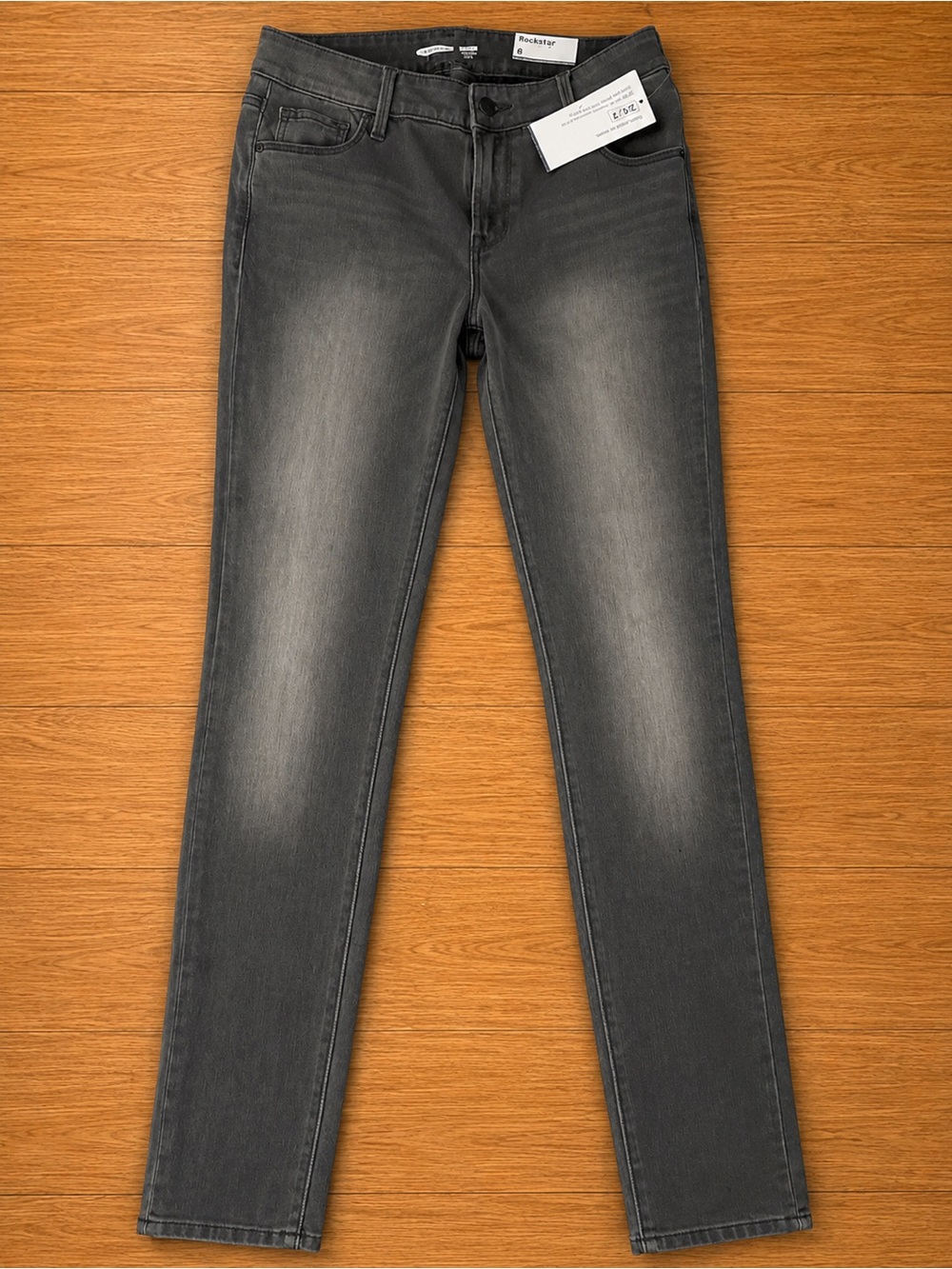 Old Navy Women’s Super Skinny Jeans in Grey Wash
